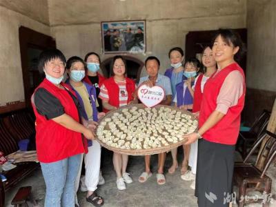 【湖北日报】宜都紫薇社工“爱的供养”照料项目暖人心