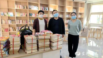 共建书香社区！清江小学为锦江社区捐赠图书380余册