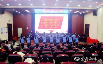 陆城一中17名学子光荣入团