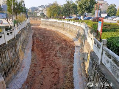 红春社区：寒冬清淤忙