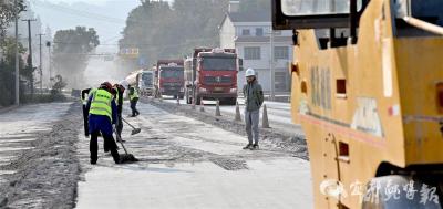 【湖北日报】国道318宜都段试验利用磷石膏铺路