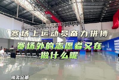 2023年“张孔杯”全国U系列举重冠军赛赛场外的青春力量