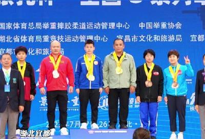 2023年“张孔杯”全国U系列举重冠军赛今日赛场直击