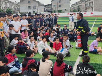 高坝洲中学开展综合性防灾减灾安全演练