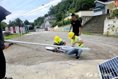 乡贤捐赠200盏路灯，照亮村民“夜行”路