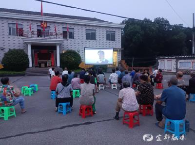 送电影下乡，让乡村夜晚“有声有色”