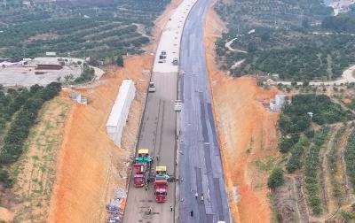 聚力建支点 夺取开门红！S254红花套镇绕镇公路工程全力冲刺5月通车目标