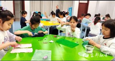 针线翻飞、蒜瓣起舞！清江小学上演“劳动技能大比拼”