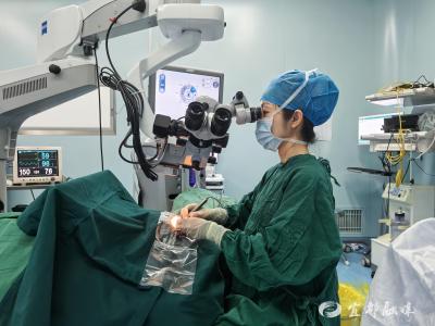 蔡司散光矫正型三焦点IOL939MP在宜都市人民医院成功植入