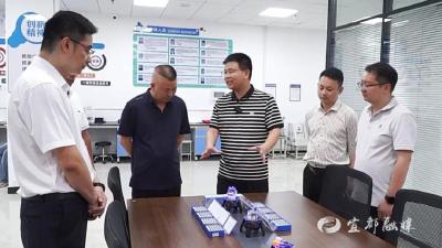 聚焦干部素质提升年 | 躬身做讲解 服务接地气——荆门市科技局干部换位服务激活企业创新动能