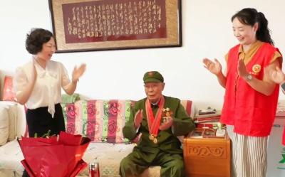 致敬英雄 情暖老兵！宜都为4名九旬抗美援朝老兵庆生