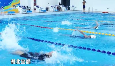 2025年宜都市中小学生游泳比赛举行