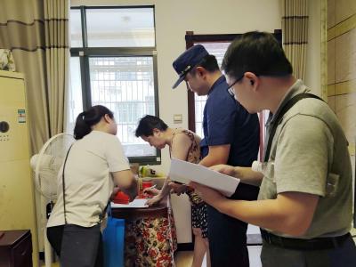 防盗窗上开“生门” 宜都 “拆窗破网”试点为生命通道“松绑”