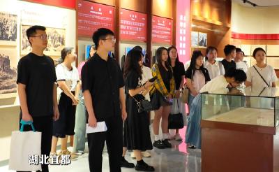 才聚宜都·书香伴行！宜都青年人才读书分享活动走进档案馆