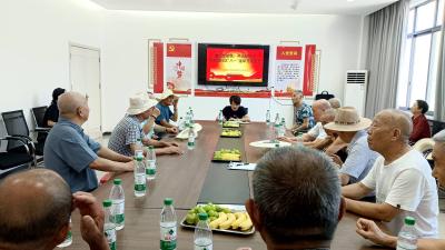 重温军旅情 共话新时代