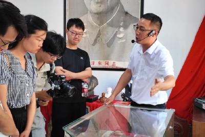才聚宜都·书香伴行！宜都青年人才读书分享活动走进中光社区感受三线文化