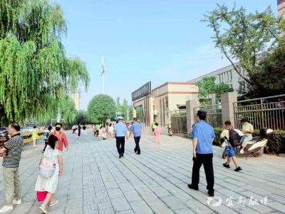 护学模式启动！“城管蓝”全方位保障校园周边环境