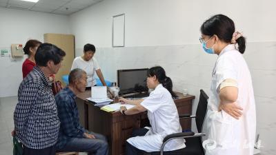 松木坪镇中心卫生院眼科门诊正式开设，市级专家坐诊守护居民 “睛”彩生活  