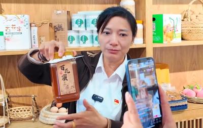 线上直播+线下展销！聂家河镇、市交运局联合打造兴农驿站助力农产品“出圈”