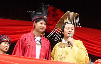 《隋唐英雄传》“李世民”扮演者郑国霖亮相宜都！三峡千古情景区“火人狂欢节”火力全开