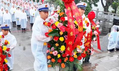 9月30日，宜都举行向革命烈士敬献花篮仪式