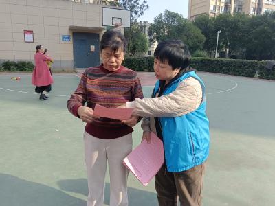 从小区楼栋到居民指尖 锦江社区医保宣传“一个不落”