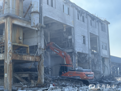 市应急管理局全力护航兴发普钙装置拆除安全