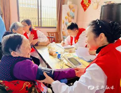 养老院“移动诊室”上线：健康讲座+问诊用药一键配齐