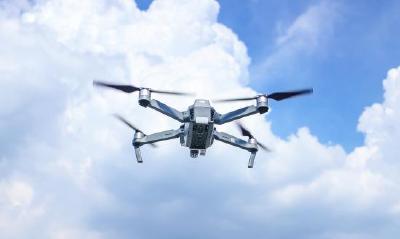 无人机“慧眼”巡江