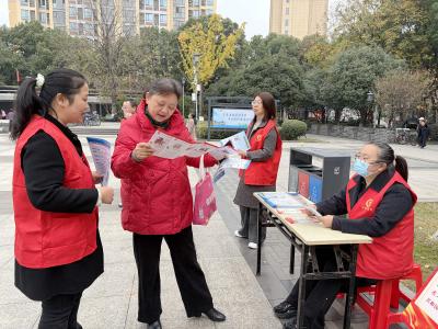 宪法宣传进社区 法治意识入人心