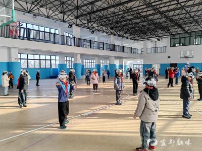 “穿越”海底、“登陆”月球，这场体验承包宜都娃的科技梦