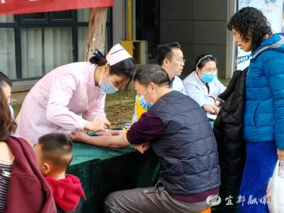 邻里集结，志愿“集市”热闹开摊