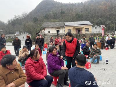 从“台下听”到台上答，南冲村民成功站“C”位