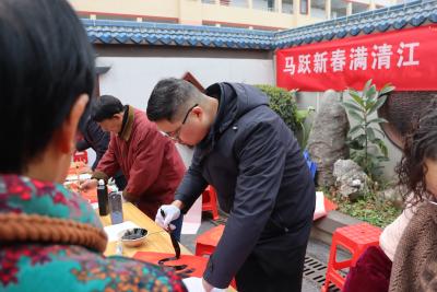 【网络中国节·春节】红纸墨香漫清江