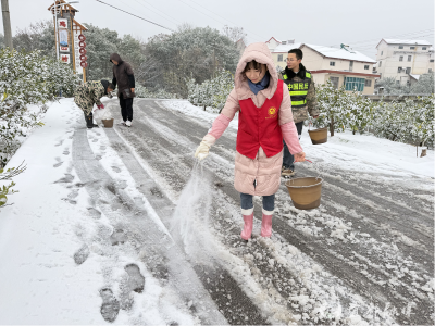 “志愿红”温情守护“平安白”