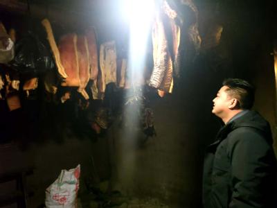 “白+黑”模式护平安