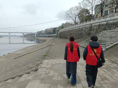 巡查护江守生态 宣传传声筑防线