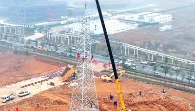 2.5小时组立30.5米高塔！宜都供电高效推进蜀达丰项目配套线路迁改工程