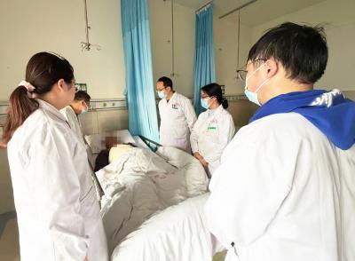 高龄血管藏“夺命栓” 微创介入化险为夷