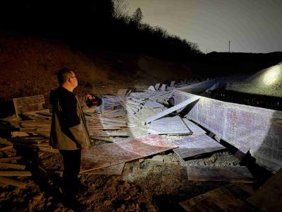 以“夜查”补“短板” 拧紧安全“责任链”