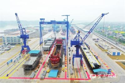 【三峡日报】6船同建 “宜昌造”扬帆出海