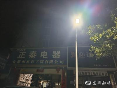 路灯“复明”，把安心照进巷陌