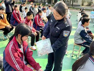 20分钟沉浸式课堂，让学生秒变“禁毒小神探”