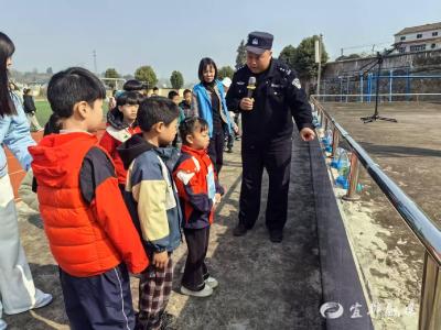 伪装成糖果饮料？校园里的禁毒课干货满满