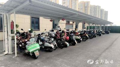 两处充电棚“就位”，破解充电难更守平安线