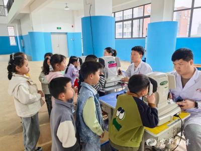 覆盖30所学校、3万学生，全市春季视力普查正式上线