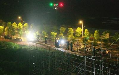 宜都供电抢抓铁路“窗口期”，开展110千伏青园线跨焦柳铁路封网作业