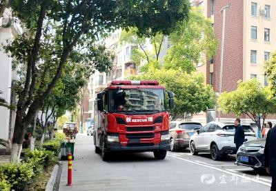 以车量道，消防车开进小区“硬核”验收