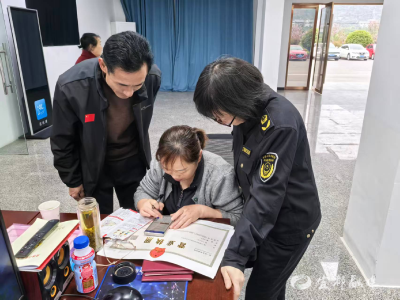 年报“上门办”  服务“零距离”