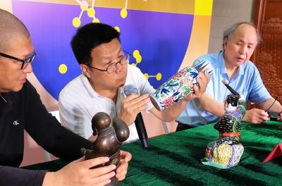 5月17日，宜都开展公益鉴宝惠民服务